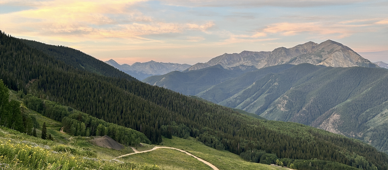 Early morning view of Maroon Bells near Aspen, Colorado | Vaquera House